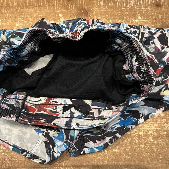 Lululemon Hotty Hot Short Il (Long 4") - Picture 11 of 14